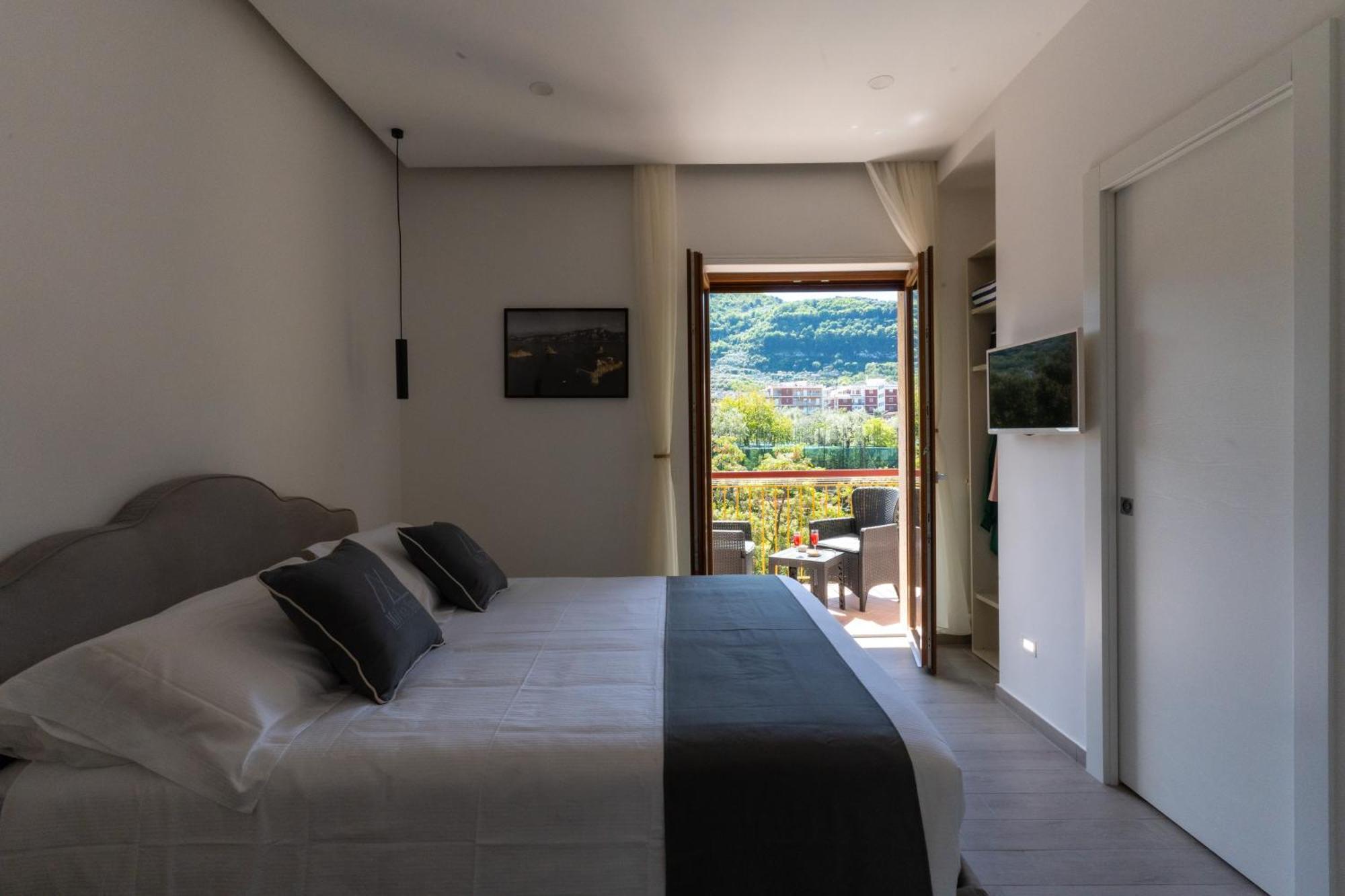 Mifra Suites Sorrento Buitenkant foto