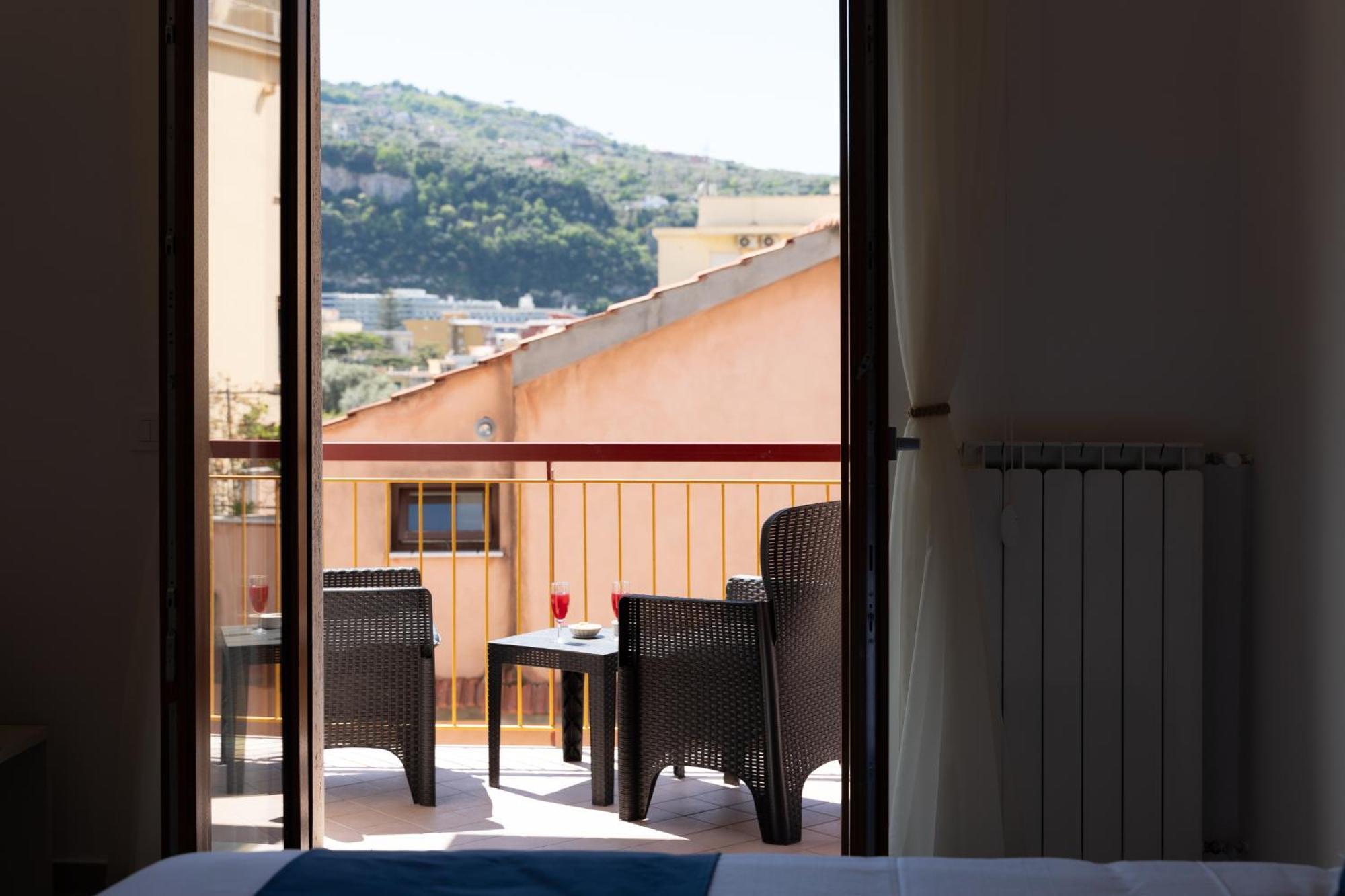 Mifra Suites Sorrento Buitenkant foto